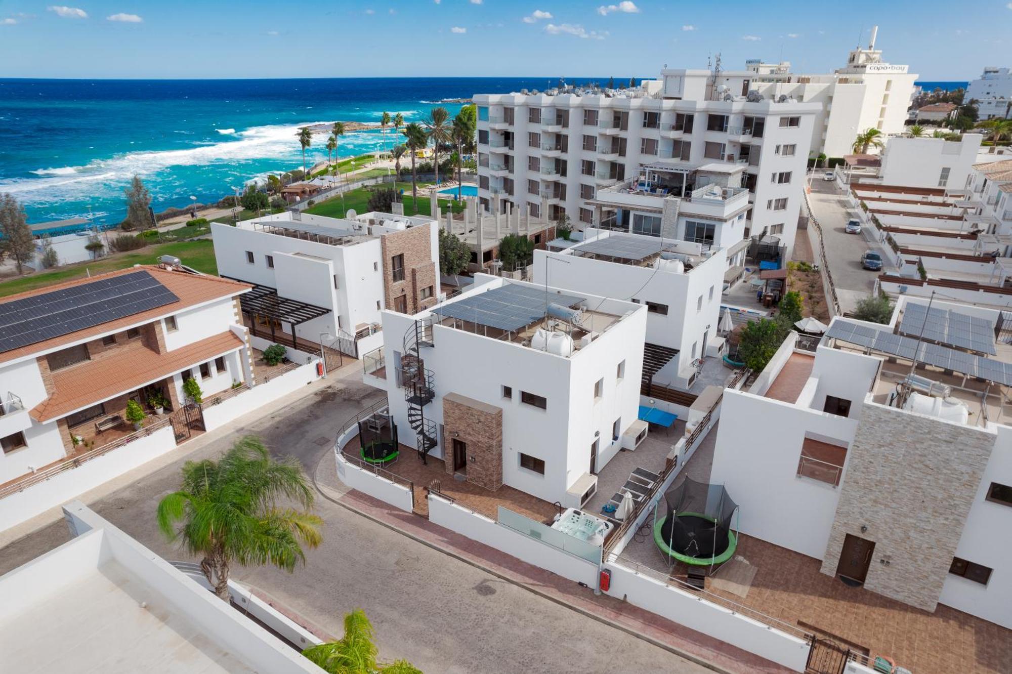 Seafront Villa Protarász